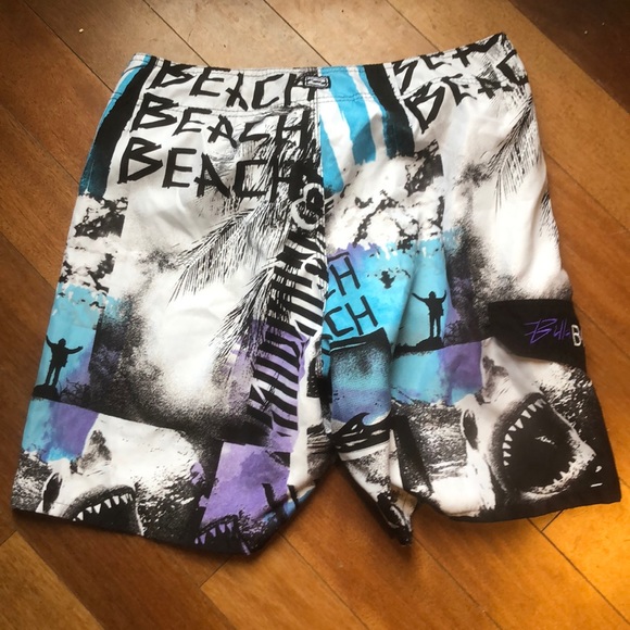 Billabong Shorts - Picture 3 of 3